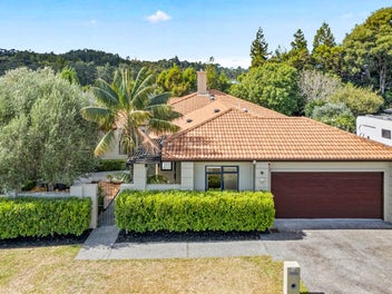 11 Pitoitoi Avenue, Greenhithe, Auckland