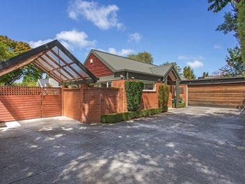 2/32A Bryndwr Road, Fendalton, Christchurch