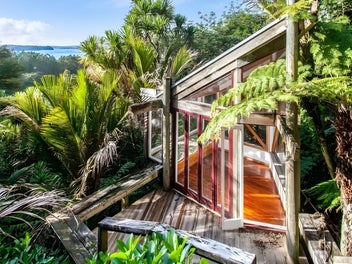 40 Otitori Bay Road, Titirangi, Auckland