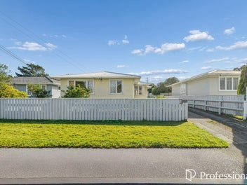 15 Kenmore Street, Newlands, Wellington