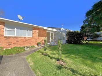 4/11 Kings Road, Panmure, Auckland