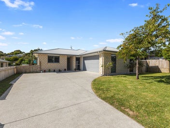 42 Fairfax Crescent, Pyes Pa, Tauranga
