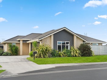 19 Ladeira Place, Fitzroy, Hamilton