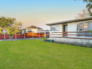 2/12 Evelyn Street, Papatoetoe, Auckland