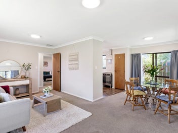 5/4 Stewart Drive, Newlands, Wellington