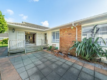 41 Waipounamu Drive, Kelson, Lower Hutt