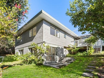 2/23 Ludlow Tce, Totara Vale, North Shore City
