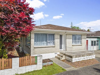 1/12 Tanoa Place, Glendene, Auckland