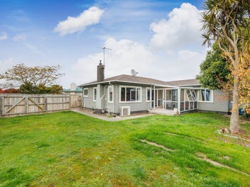 2 Montgomery Street, Feilding, Feilding