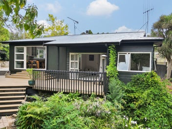 30 Acacia Crescent, Glenview, Hamilton