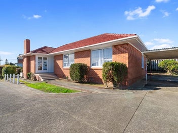 27 View Road, Henderson, Auckland