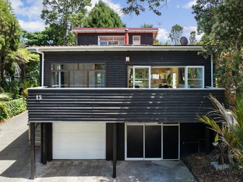 13 Hollywood Avenue, Titirangi, Auckland