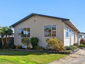 32 Brooker Grove, Newlands, Wellington