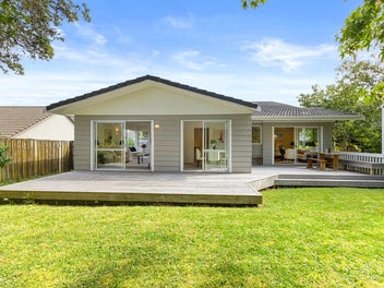 82A Beach Road, Mellons Bay, Auckland