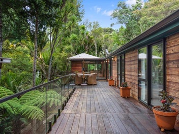 111 Wood Bay Road, Titirangi, Auckland