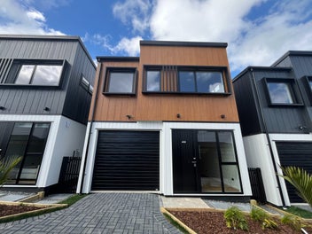 4/32 Bradbury Road, Botany Downs, Auckland