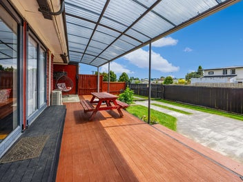 2/16 Takanini Road, Takanini, Auckland