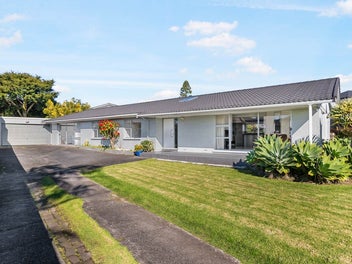 16 Fielding Crescent, Farm Cove, Auckland