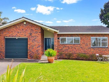 26 McBreen Avenue, Northcote, Auckland