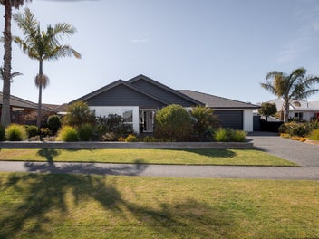 37 Santa Monica Drive, Papamoa Beach, Papamoa