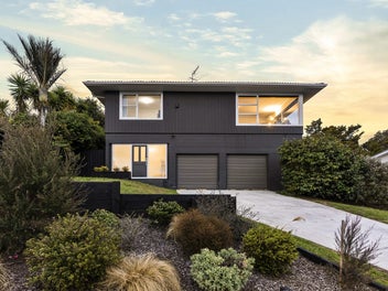 17 Raymond Terrace, Northcote, Auckland