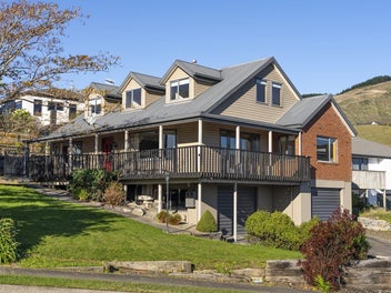 35 Olympus Way, Richmond