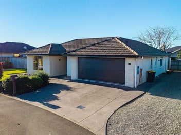 14A Ernest Place, Brightwater