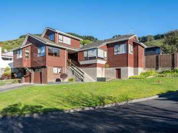 11 Duval Grove, Tawa, Wellington