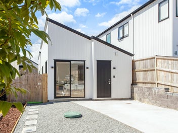 35 Morus Road, Massey, Auckland