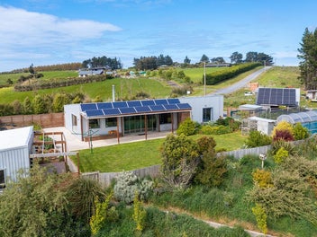164 Akatore Road, Brighton