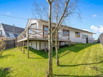 1/80 Browns Bay Road, Rothesay Bay, Auckland