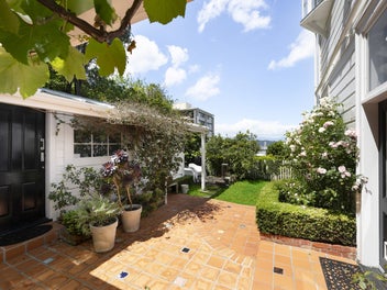 26 Newman Terrace, Thorndon, Wellington