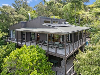24 Bella Vista Road, Omiha, Waiheke Island