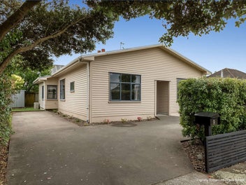 9 Moore Street, West End, Palmerston North