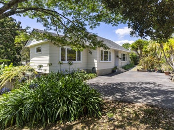 92 Candia Road, Henderson Valley, Auckland