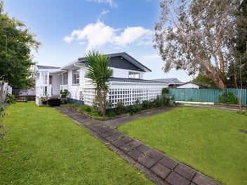 6 Aquarius Avenue, Glen Eden, Auckland