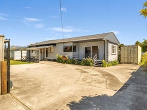 556B Queen Street East, Levin, Levin