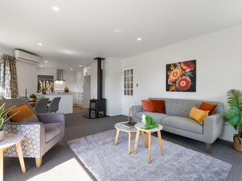 71 Poplar Grove, Whalers Gate, New Plymouth