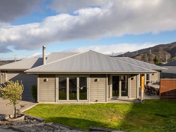6 Holdom Place, Clyde, Clyde