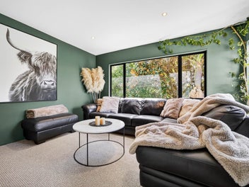 2/17 Sartors Avenue, Northcross, Auckland