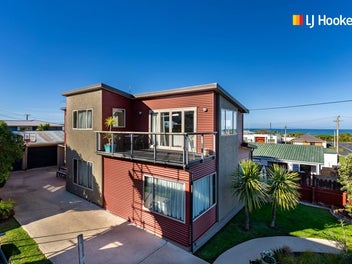 11 Taylor Street, Brighton, Dunedin