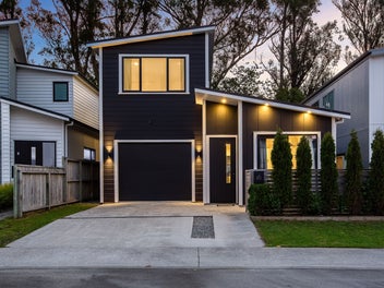 3C Breakwater Way, Whitby, Porirua