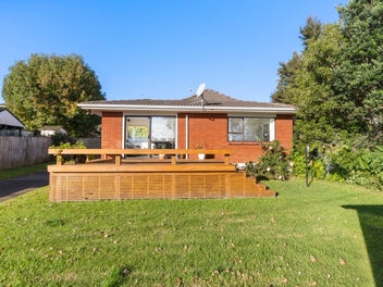 1/4A Manuka Road, Glenfield, Auckland