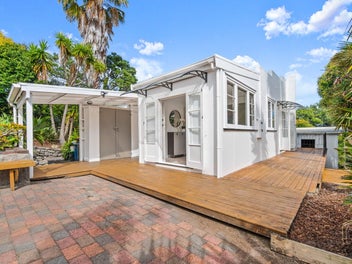1/8 Millbrook Road, Henderson, Auckland