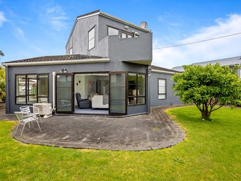 2/19 Stanley Avenue, Milford, Auckland