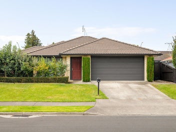 8 Parkside Drive, Huntington, Hamilton