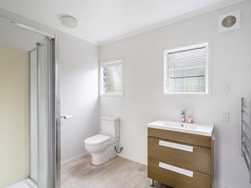 5 Nea Place, Hillcrest, Auckland