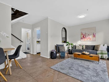 4/3 Glen Road, Browns Bay, Auckland