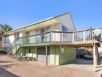 64 Simon Ellice Drive, Bayview, Auckland