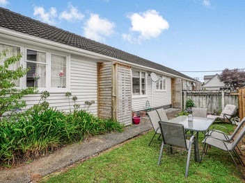 3/3 Huia Grove, Elderslea, Upper Hutt